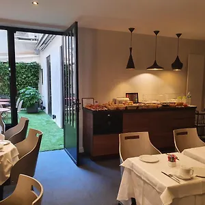 *** Hotel Harvey Frankreich